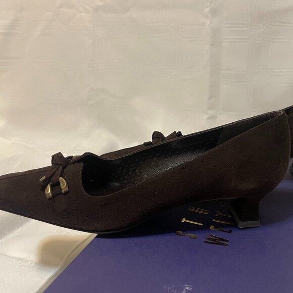 NEW Stuart Weitzman Linksperf Brown Suede Kitten Heal Square Toed Pumps; 9N - Picture 4 of 5